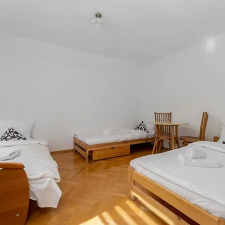 Gorka Narodowa Homely By Bookinghost Appartement *